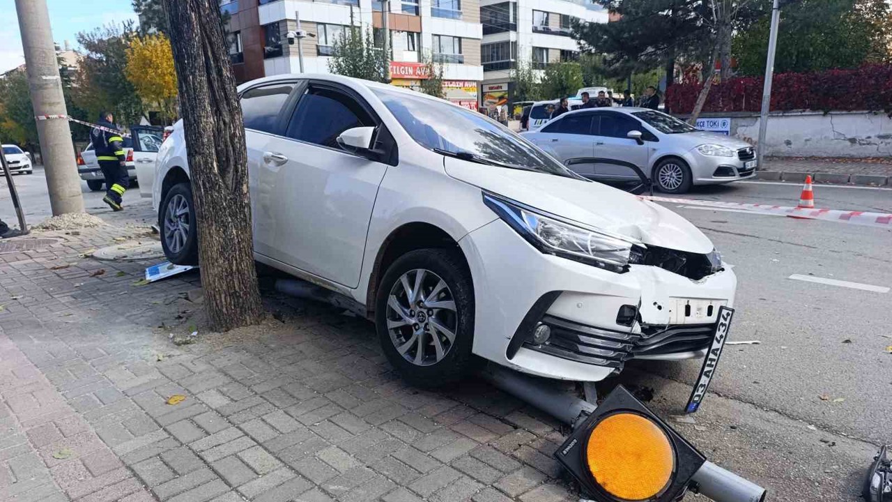 Sağlık çalışanı, yaralılara müdahale yerine gazeteciyi engellemeye çalıştı
