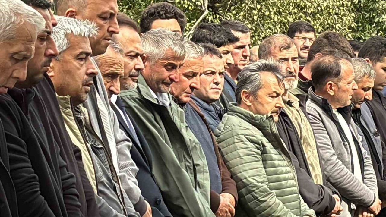 Alkollü sürücünün çarptığı Edanur son yolcuğuna uğurlandı
