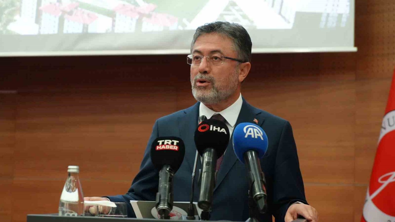 Tarım ve Orman Bakanı Yumaklı: "Teknolojiyi bir kalkan olarak kullanmak zorundayız"
