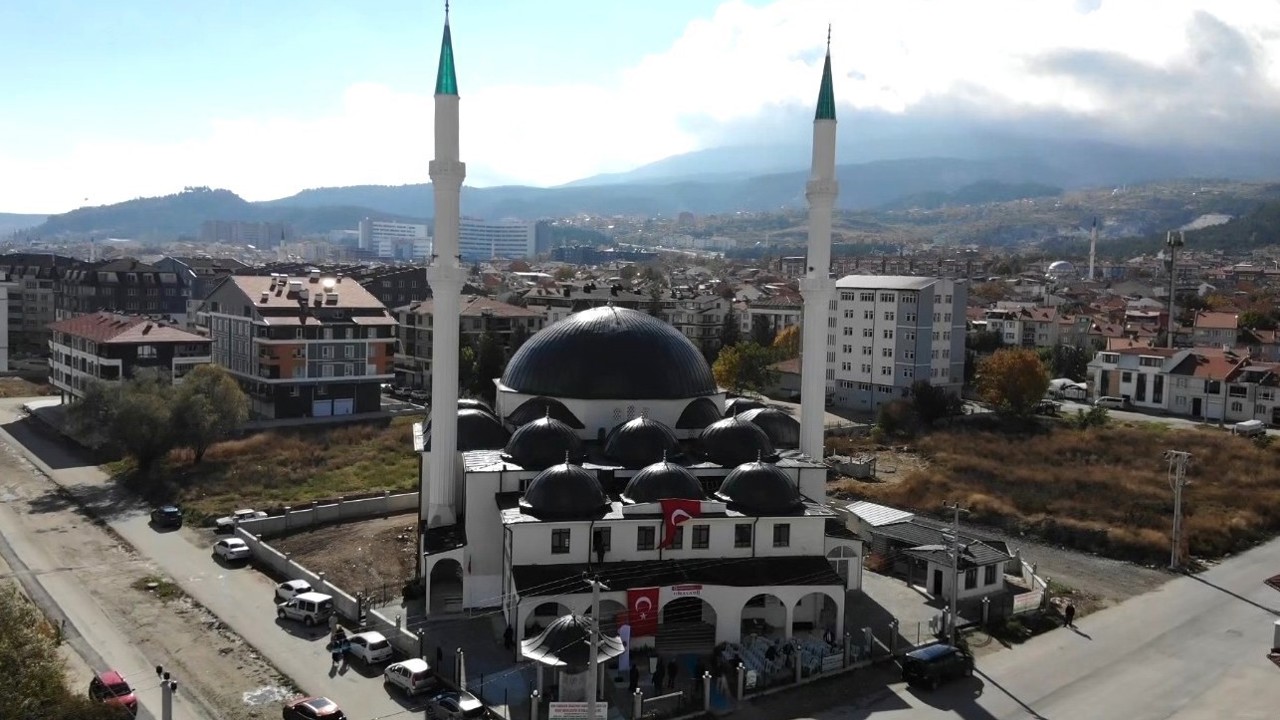 Kütahya’da Hira Camii ibadete açıldı
