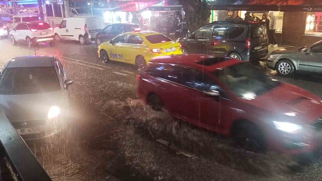 İstanbul’da beklenen yağış başladı
