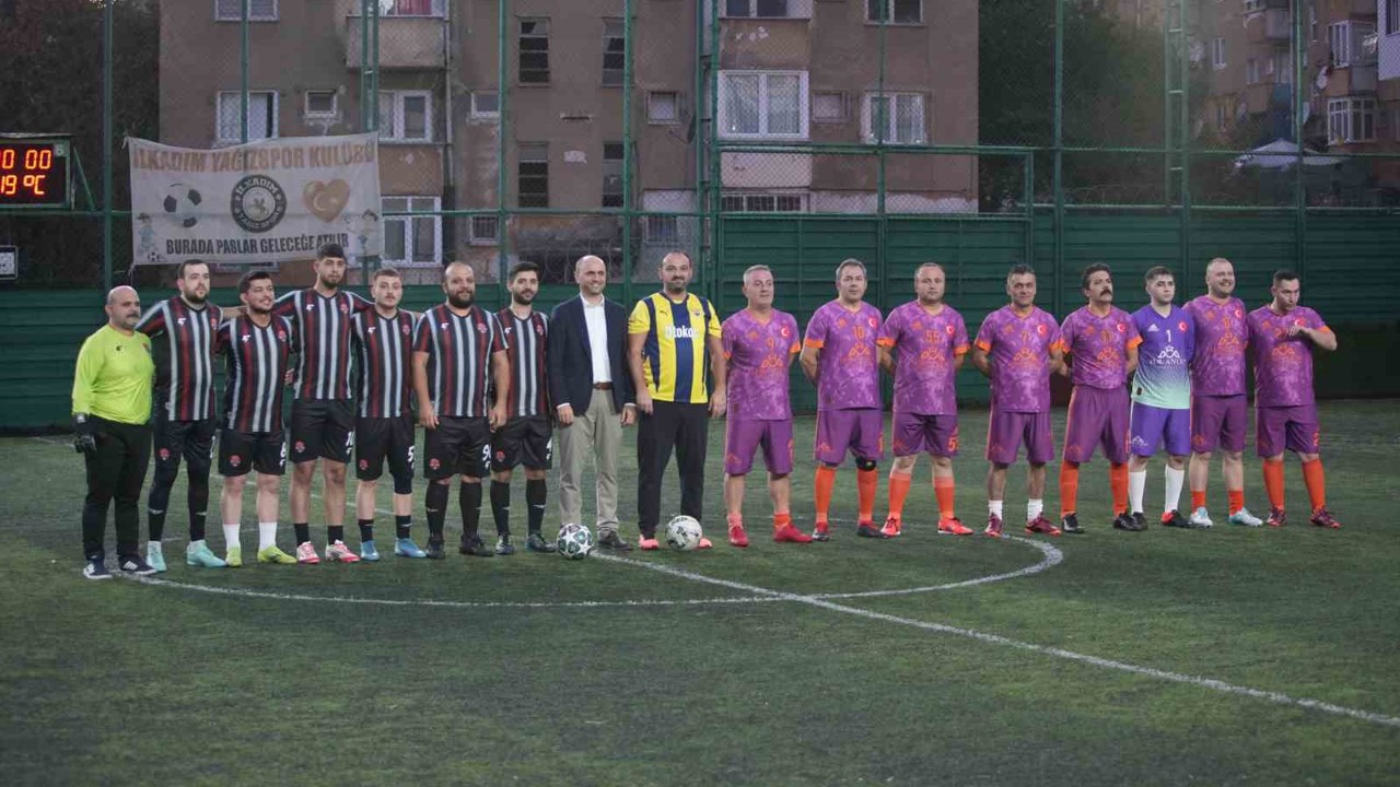 Hastane çalışanları halı sahada ter döktü
