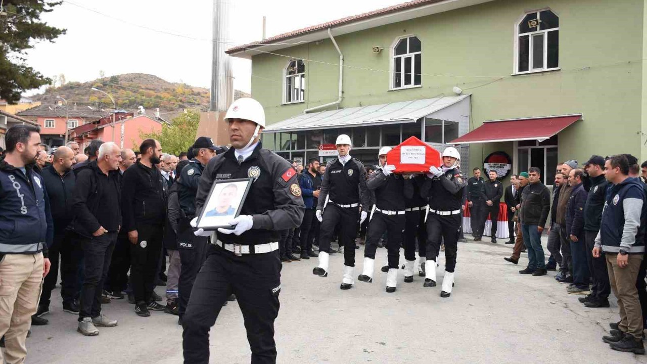 Vefat eden polis memuru son yolculuğuna uğurlandı
