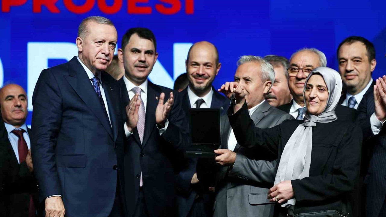 Başkan Albayrak, ’Ev Sahibi Türkiye Yüzyılın Konut Projesi’ programına katıldı
