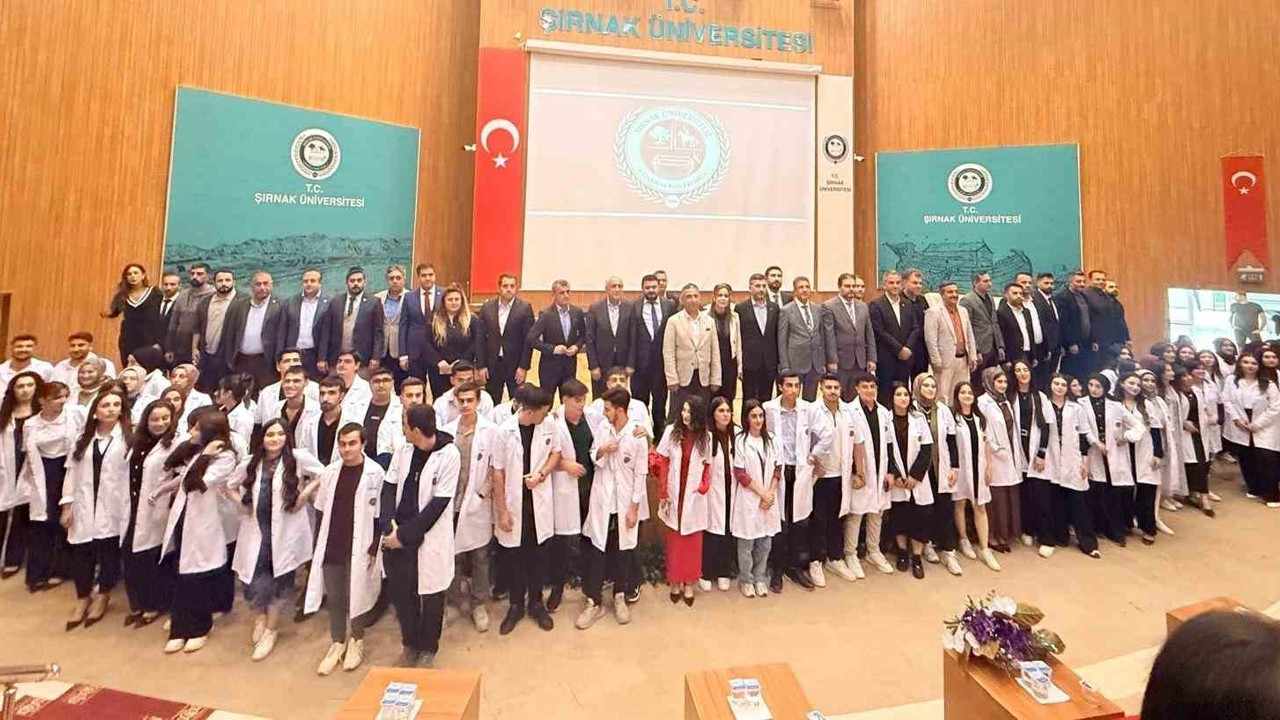 Şırnak’ta sağlık öğrencileri beyaz önlüklerini giydi
