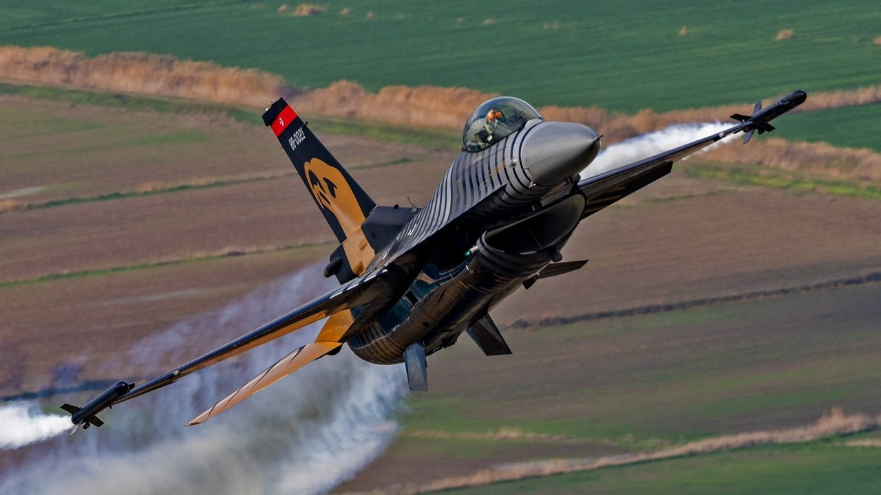 SOLOTÜRK, Buharkent semalarında selamlama gösterisi yapacak
