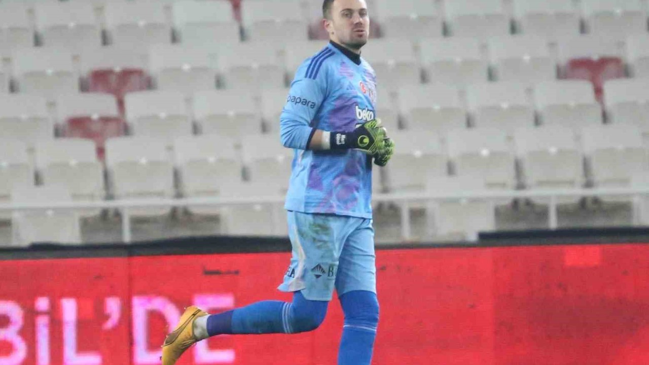 Mert Günok: "Kaptanlık değişikliğini her zaman olduğu gibi olgunlukla karşıladım"
