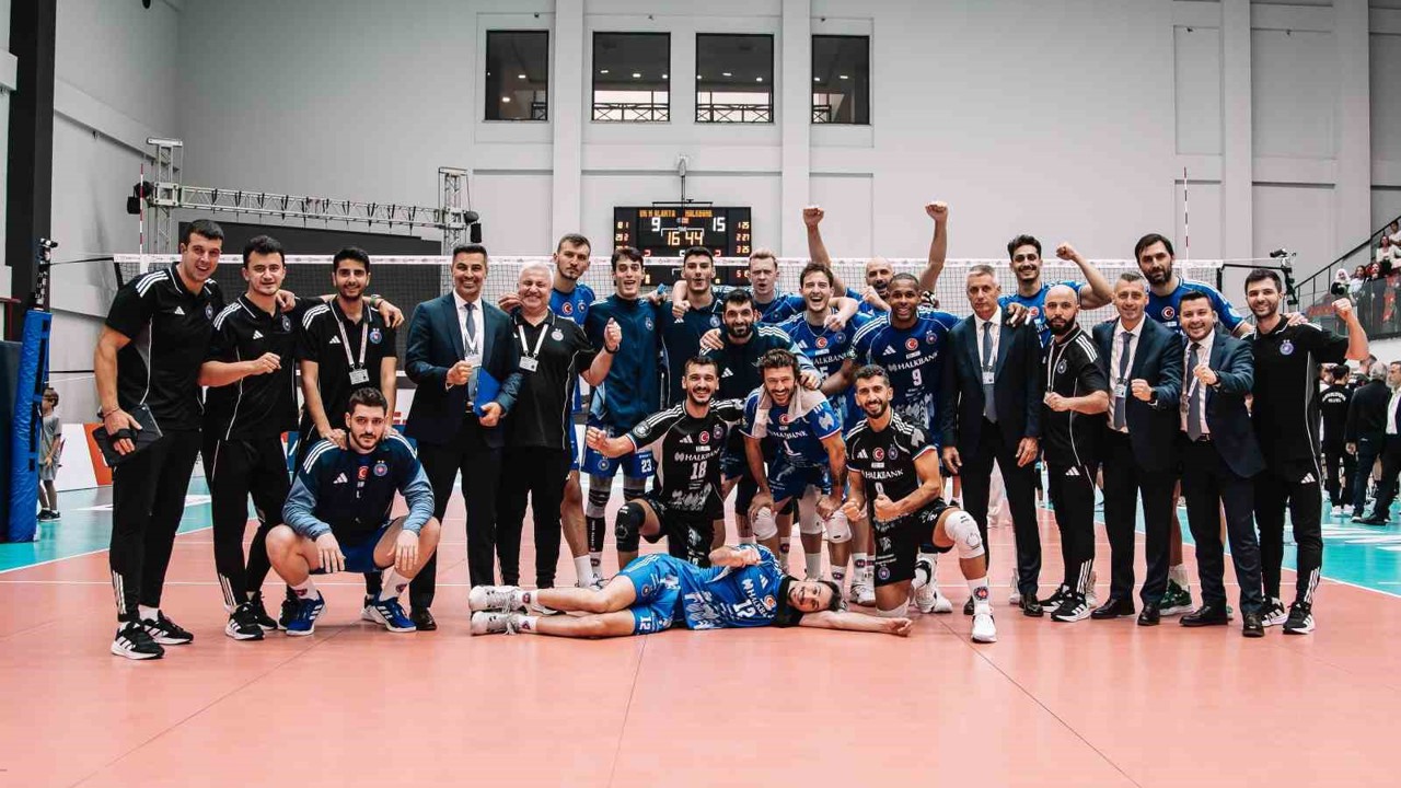 Efeler Ligi: Alanya Belediyespor: 2 - Halkbank: 3
