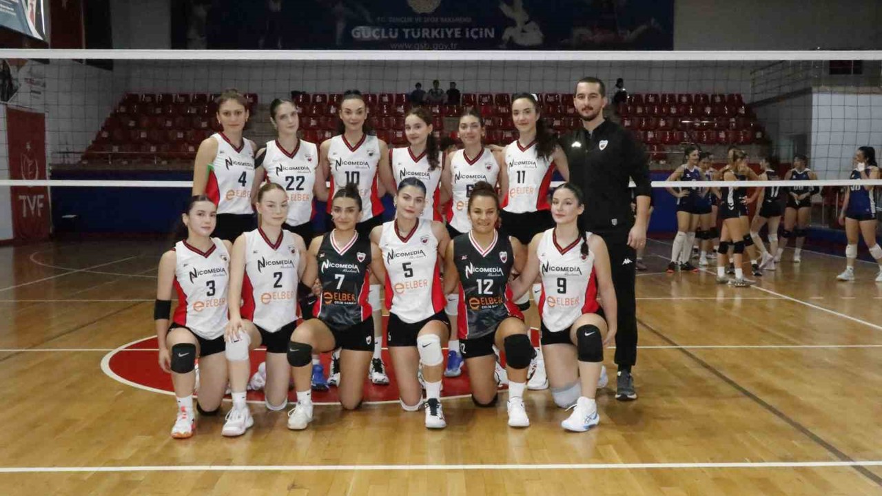 TVF Kadınlar 2. Ligi: Düzce Voleybol:1 - Kocaeli Nicomedia Akademi: 3
