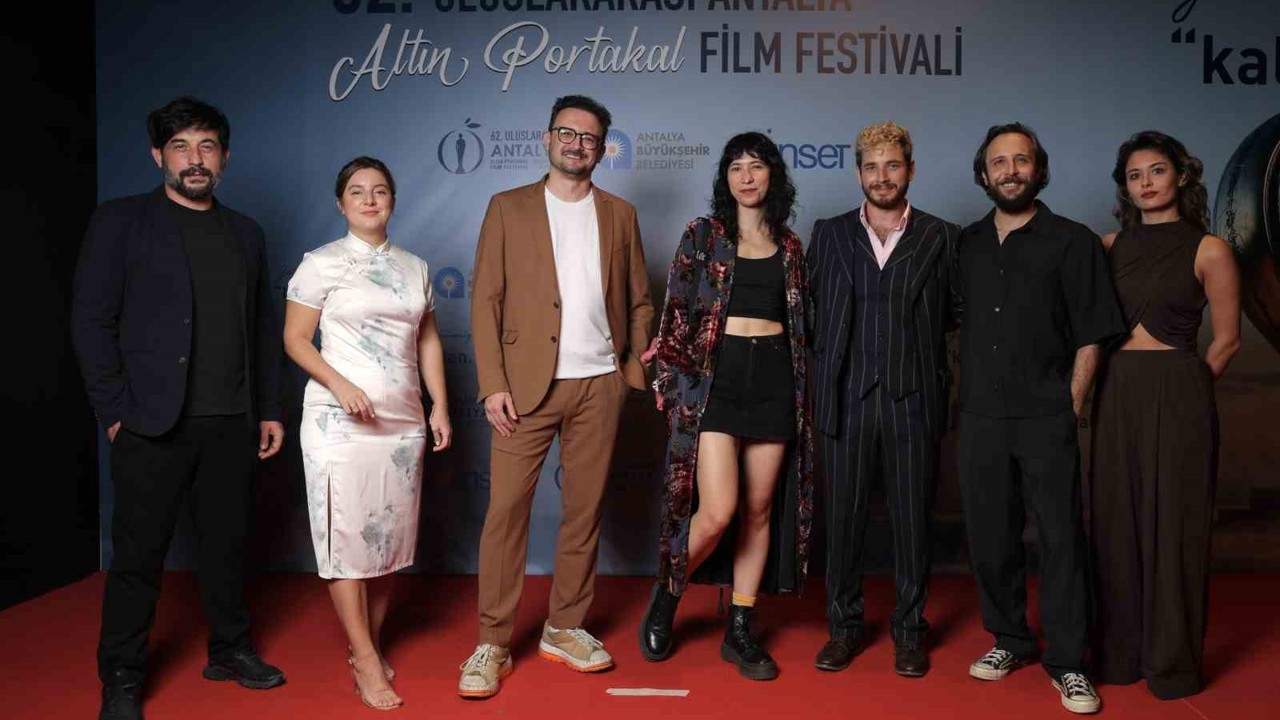 62. Uluslararası Antalya Altın Portakal Film Festivali kırmızı halı geçişiyle başladı
