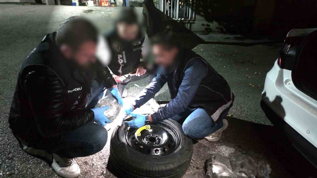 Stepneye zulalanmış uyuşturucu ele geçirdi: 2 gözaltı
