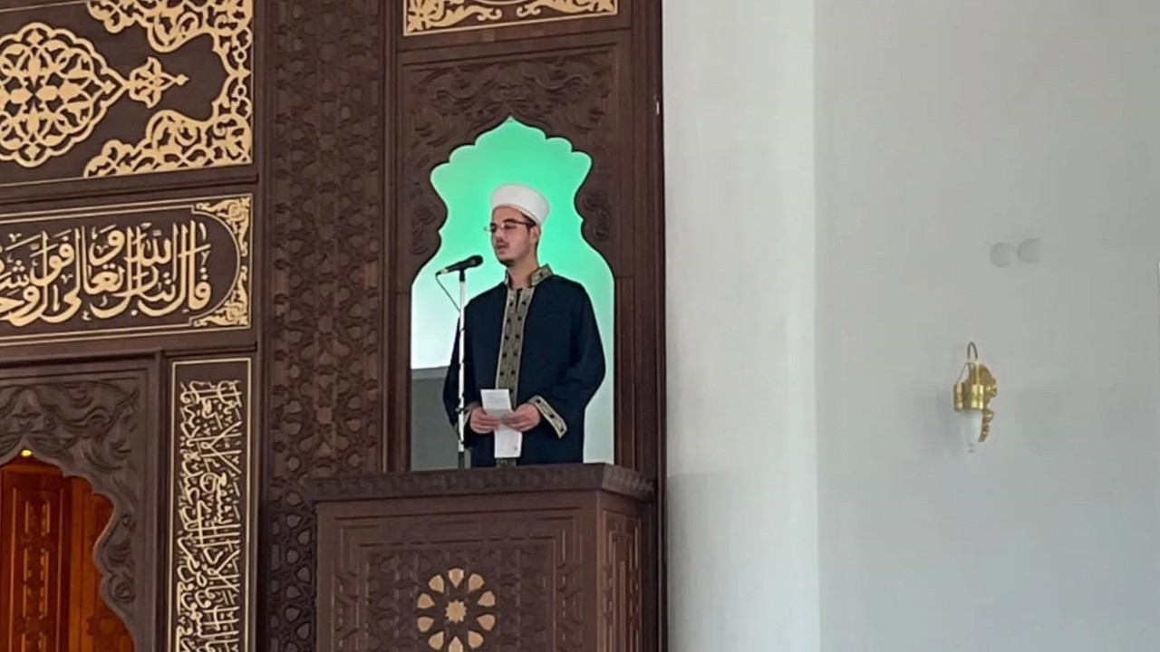 İmam hatip lisesi öğrencileri "Mihrapta Gençler Var" projesiyle mihraba geçti
