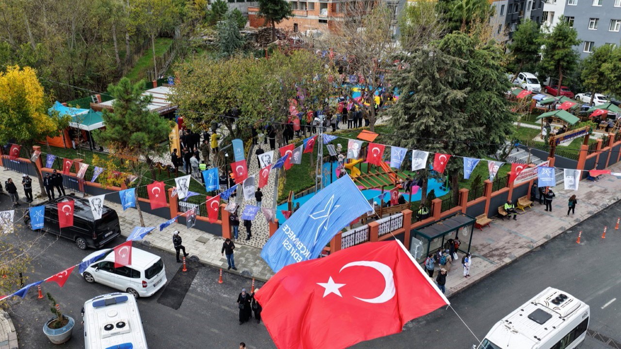 Küçükçekmece’nin sıfır atık konseptli ilk parkı: "Serap Eser Parkı" hizmete açıldı
