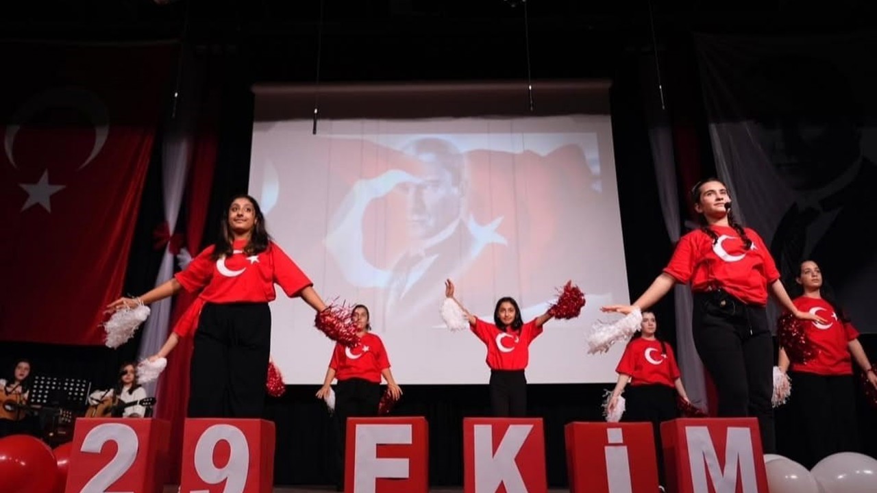 Sancaktepe Bilgi Evleri’nde Cumhuriyet coşkusu
