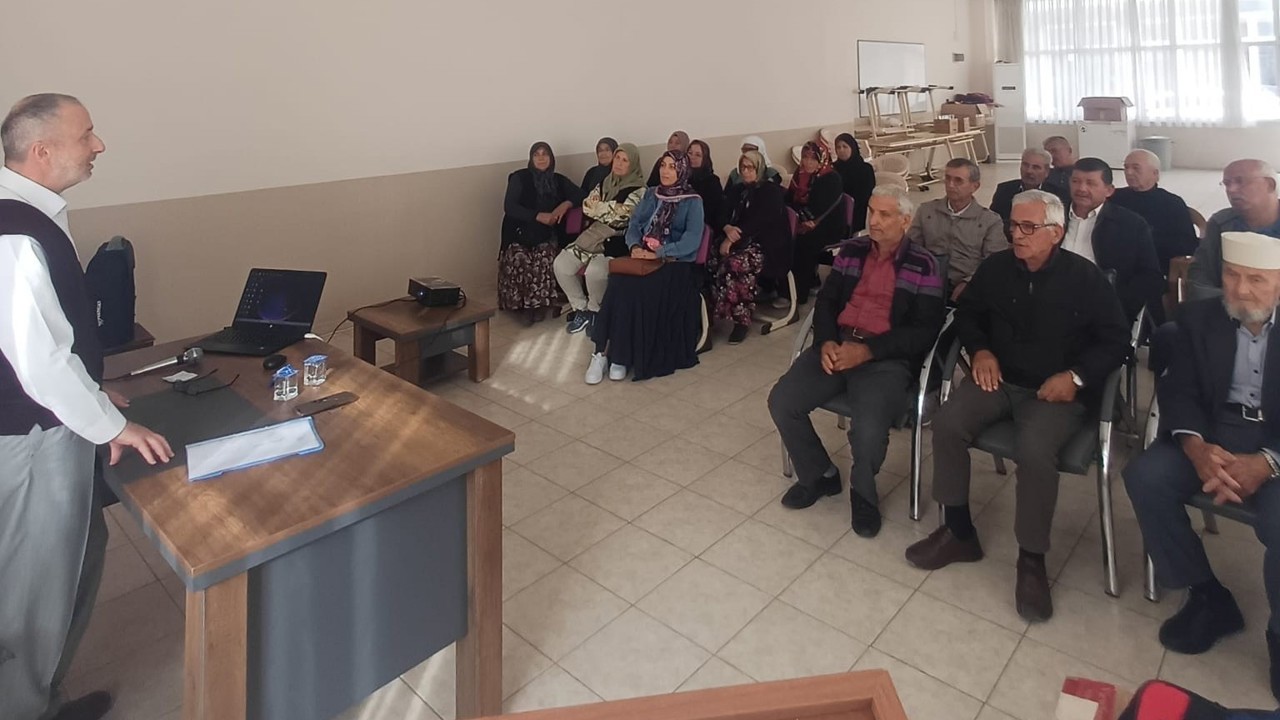 Ortaca’da umre yolcularına seminer
