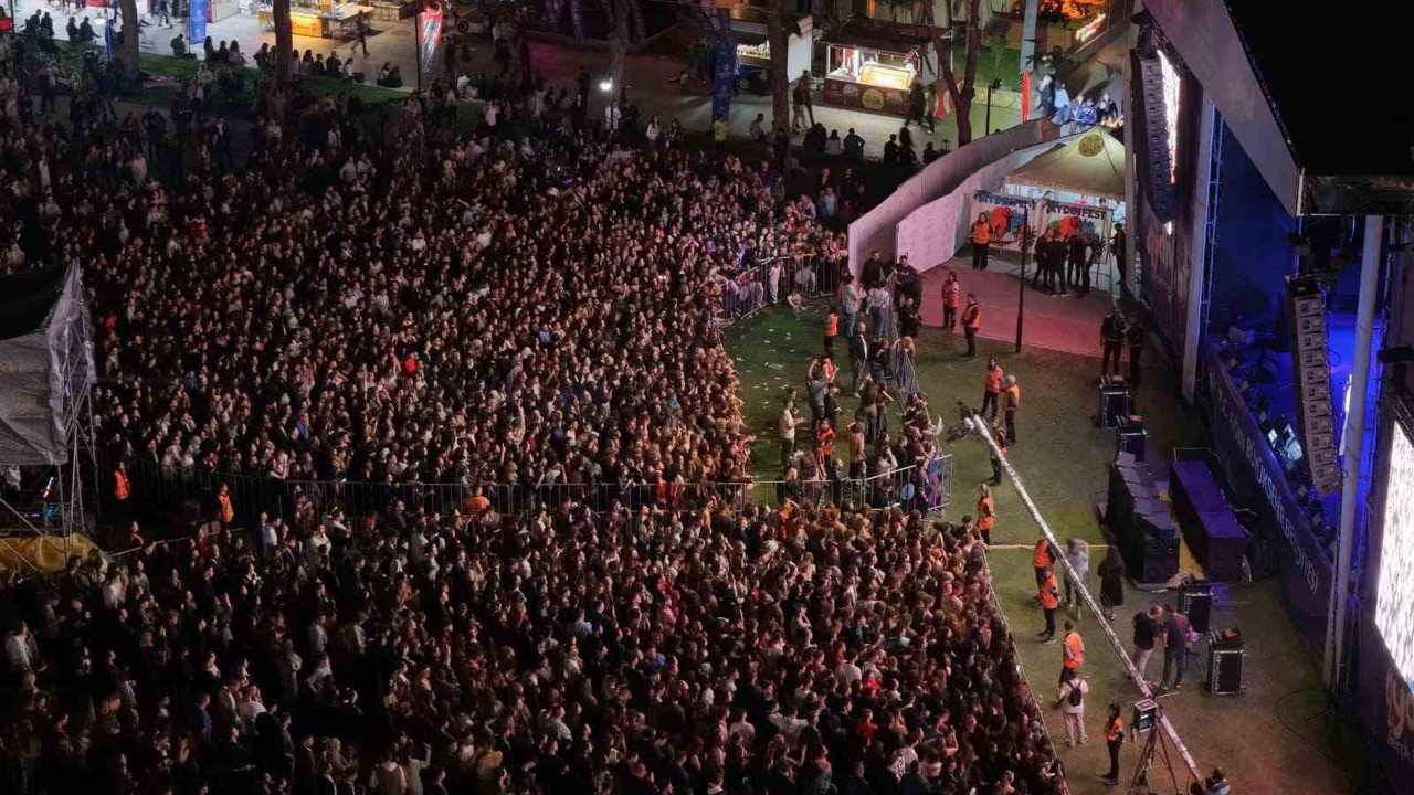 Aydınfest coşkuyla başladı, Tekstil Park doldu taştı
