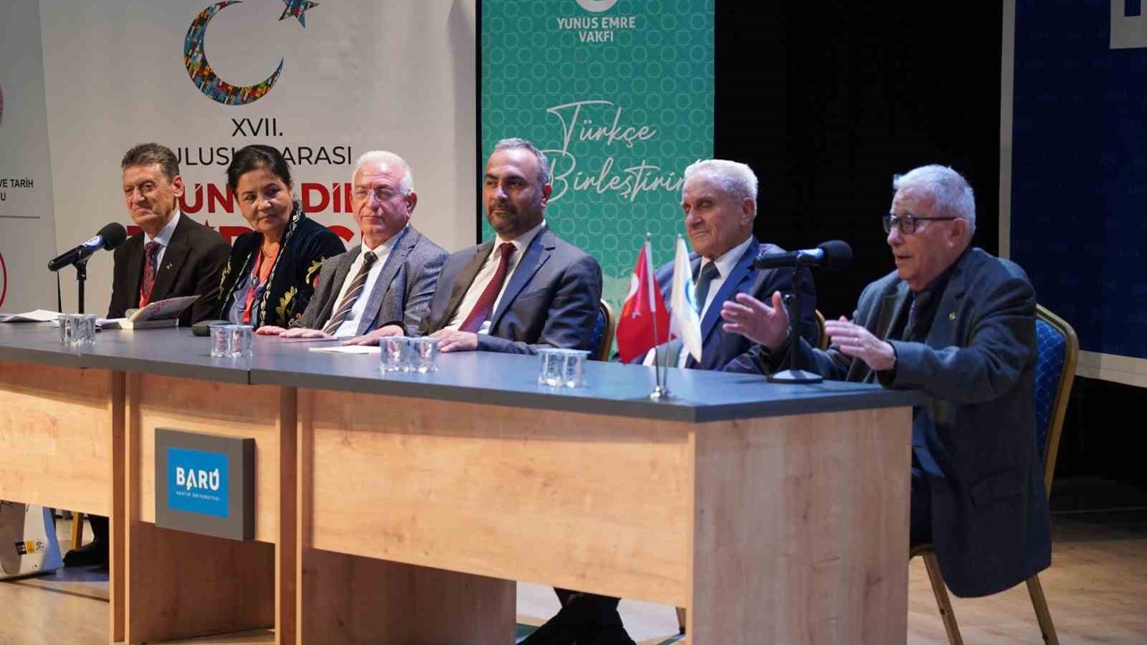 Türkçe geçmişten geleceğe farklı boyutlarıyla incelendi
