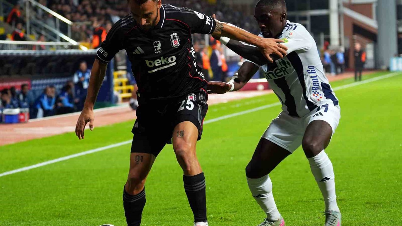 Trendyol Süper Lig: Kasımpaşa: 1 - Beşiktaş: 1 (İlk yarı)
