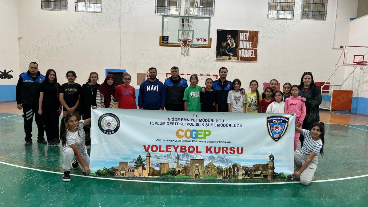 ’Niğde Gençlerine Sahip Çıkıyor’ projesiyle voleybol kursu başladı
