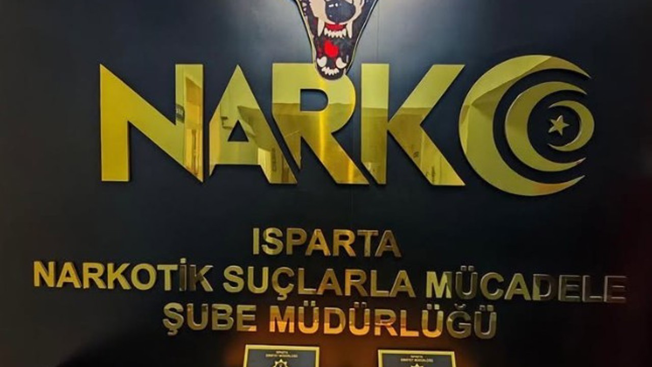 Denetimlerde durdurulan bir araçtan uyuşturucu çıktı, 2 kişi gözaltında
