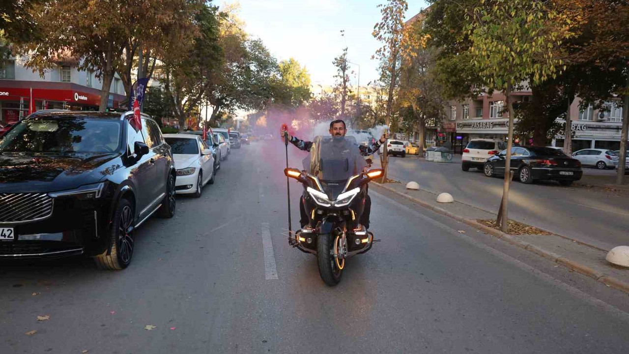 Motosikletle umre yolculuğunu tam 15 bin kilometreyle tamamladı
