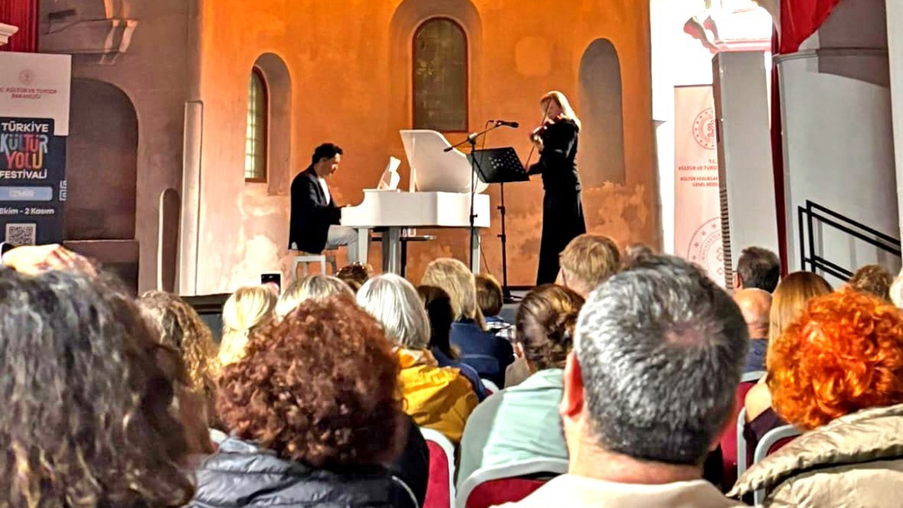 Çeşme’de, Kültür Yolu Festivali’nde müzik ziyafeti
