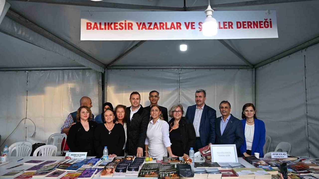 Balıkesir kitap fuarını 150 bin kişi ziyaret etti
