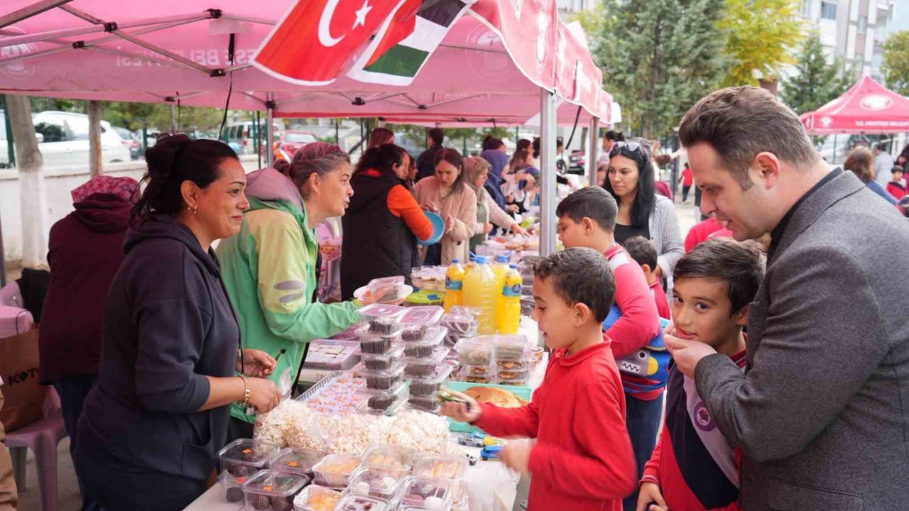 Emirbeyazıt İlkokulu’ndan Gazze’ye "Umut" sergisi
