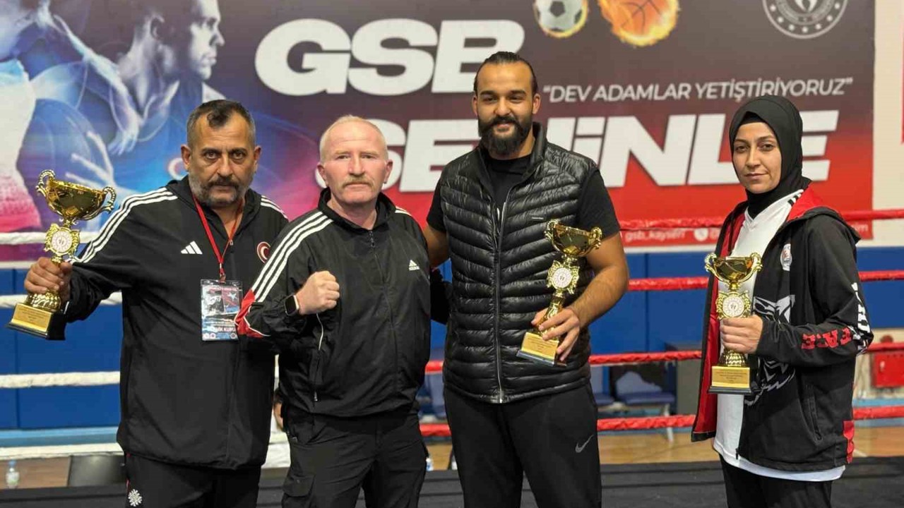 Cumhuriyete Giden Yol Muaythai Şampiyonası yapıldı
