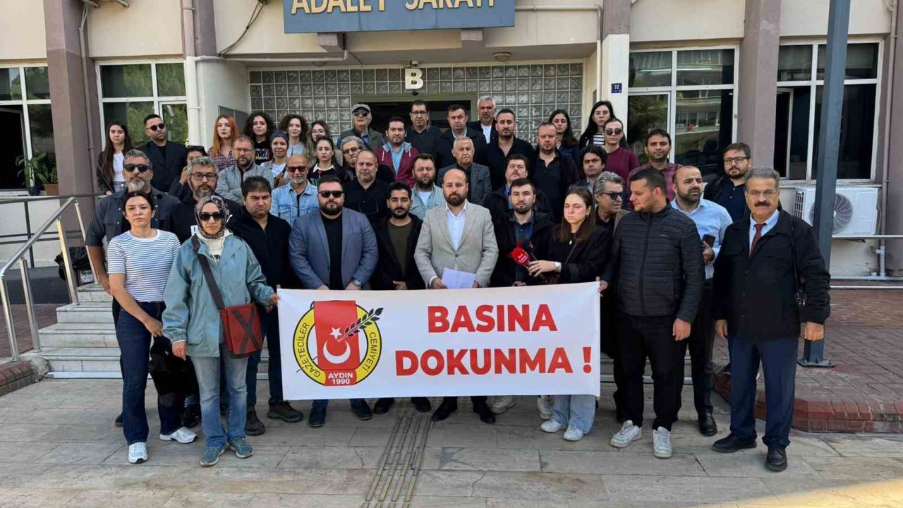 Aydın’da gazeteciler, meslektaşlarına destek için bir araya geldi
