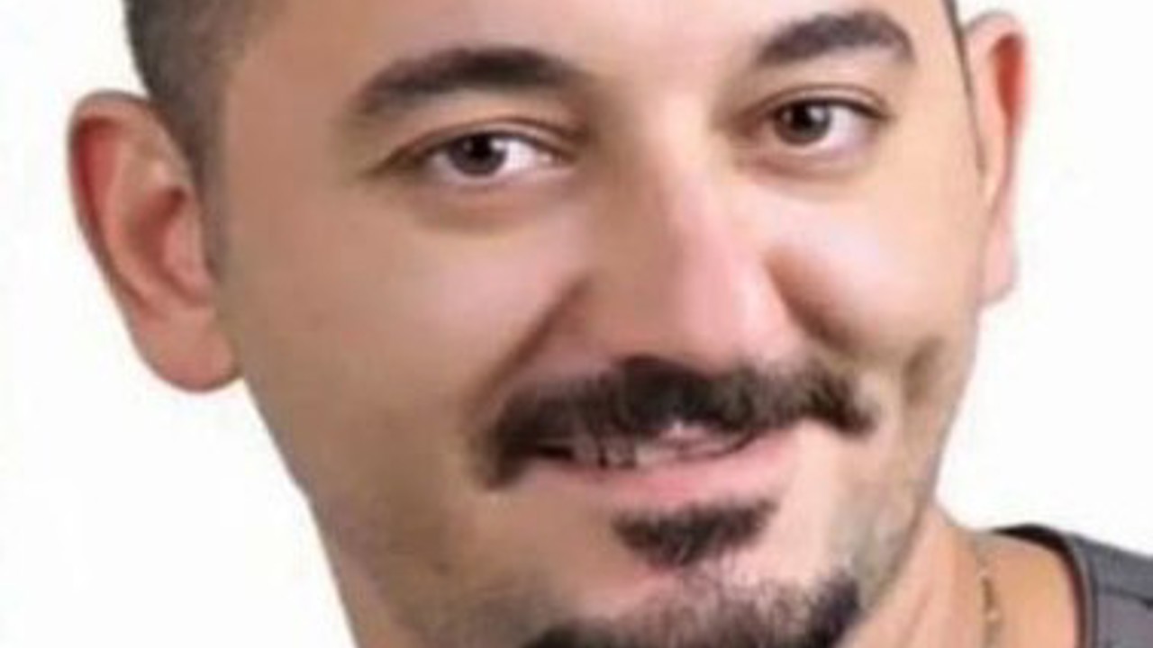 Aydınlatma direğine çarpan motosikletteki iki arkadaş hayatını kaybetti
