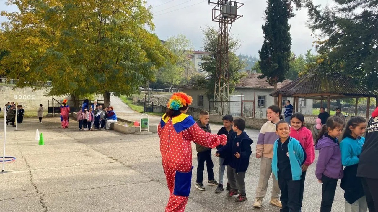 Gençler köy okullarına sevgi, enerji ve üretkenlik taşıdı
