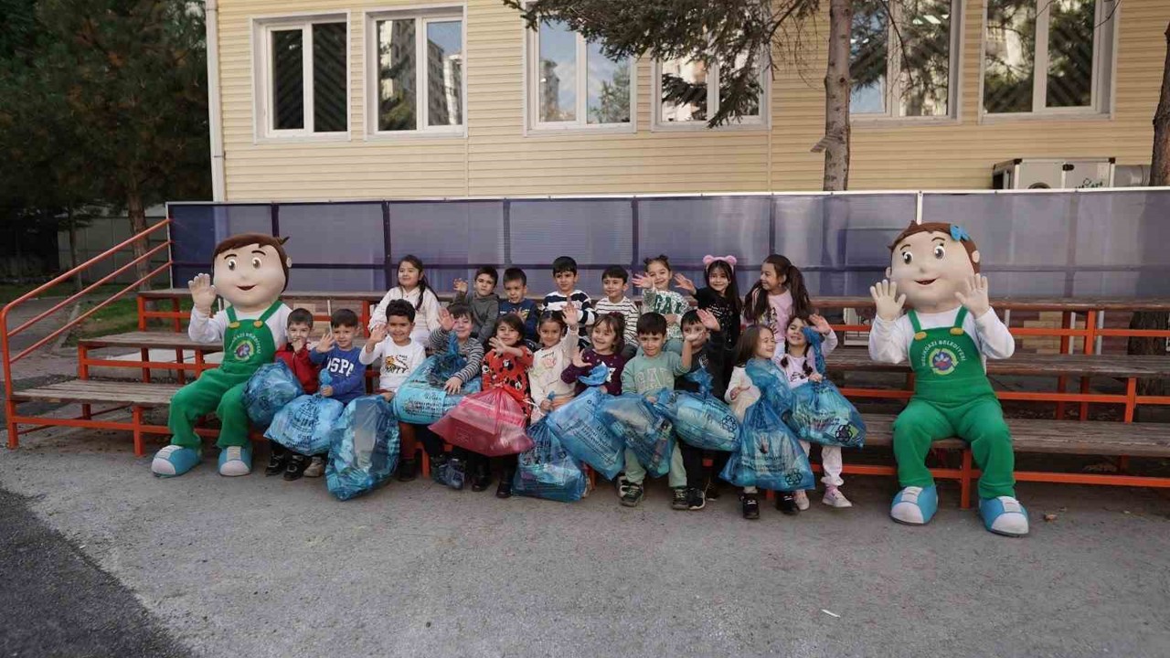 ’Mobil sıfır Atık Toplama ve Eğitim Aracı’ öğrencilerin ayağına gidiyor
