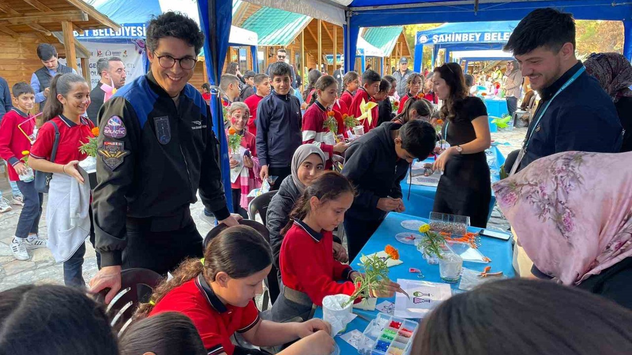 Astronot Tuva Cihangir Atasever, Şahinbeyli öğrencilerle buluştu
