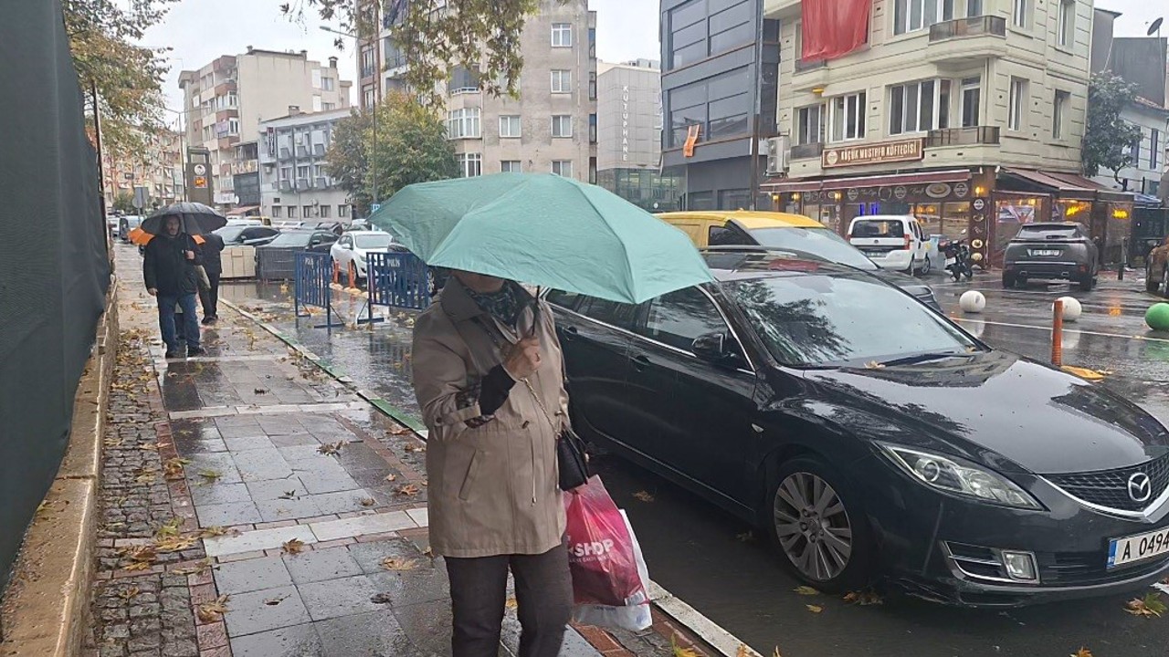Meteoroloji uyarmıştı: Kırklareli’de sağanak yağış etkili oluyor
