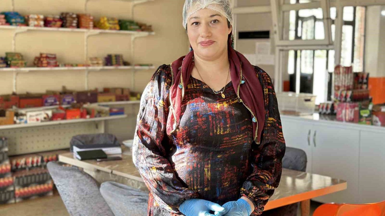 5 yıldır tek başına 800 öğrenciye bakıyor: Gülşen Yalçın’ın azmi takdir topluyor
