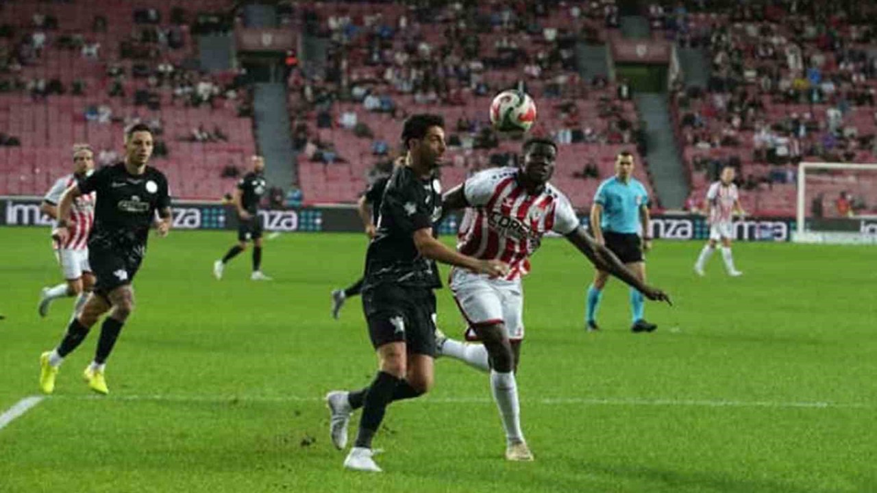 Trendyol Süper Lig: Samsunspor: 1 - Çaykur Rizespor: 0 (Maç devam ediyor)
