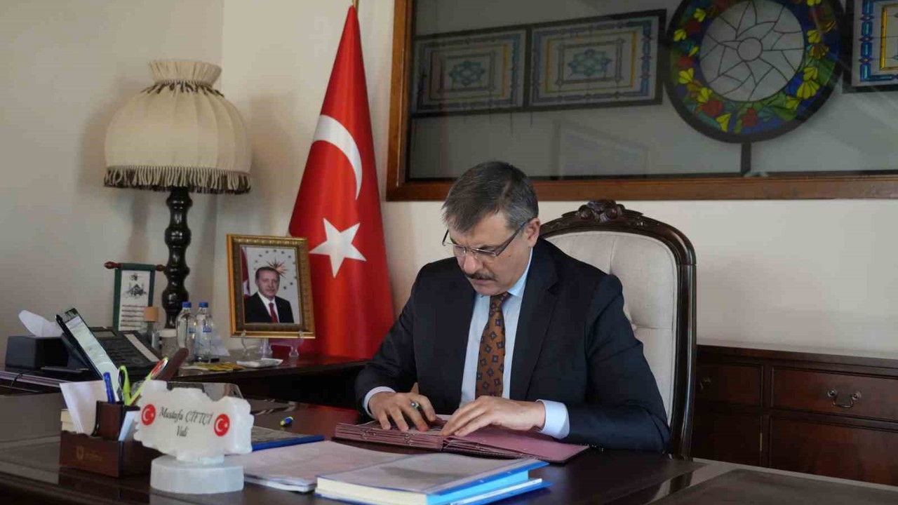 Vali Mustafa Çiftçi’nin "Erzurum Kongre Binası" mesaisi
