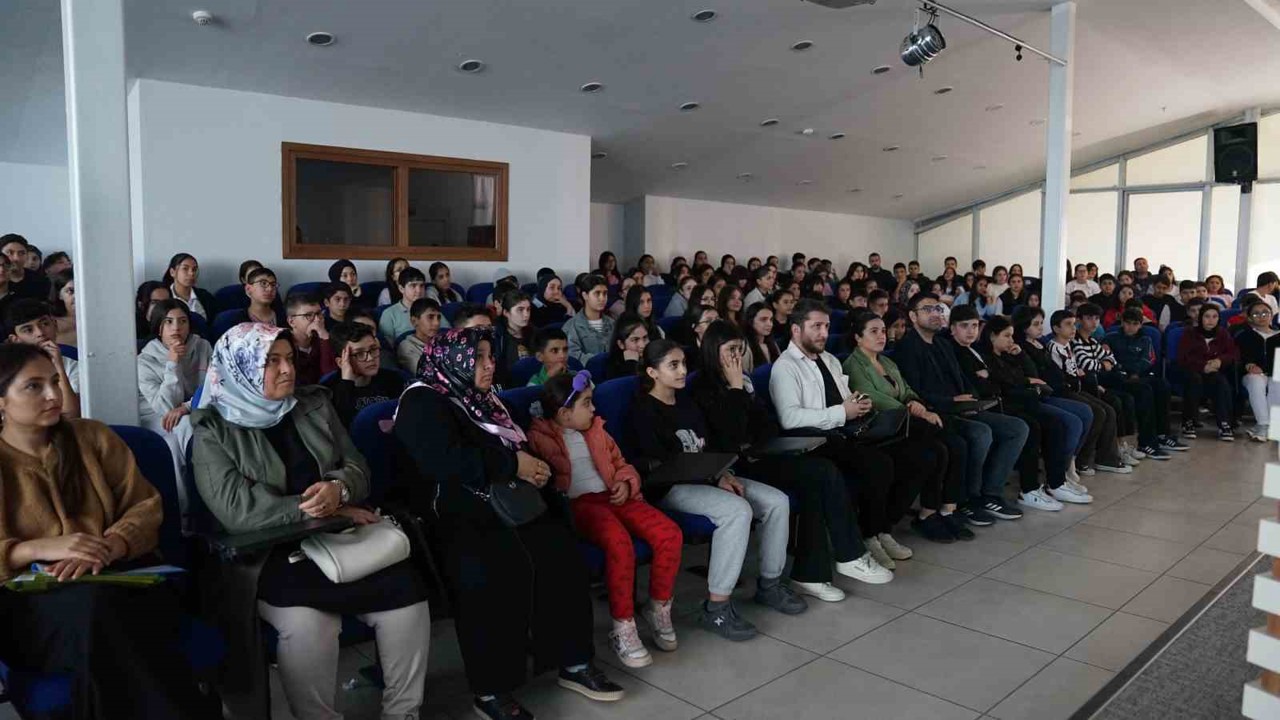 Esenyurt Belediyesi’nden öğrencilere LGS yolunda destek
