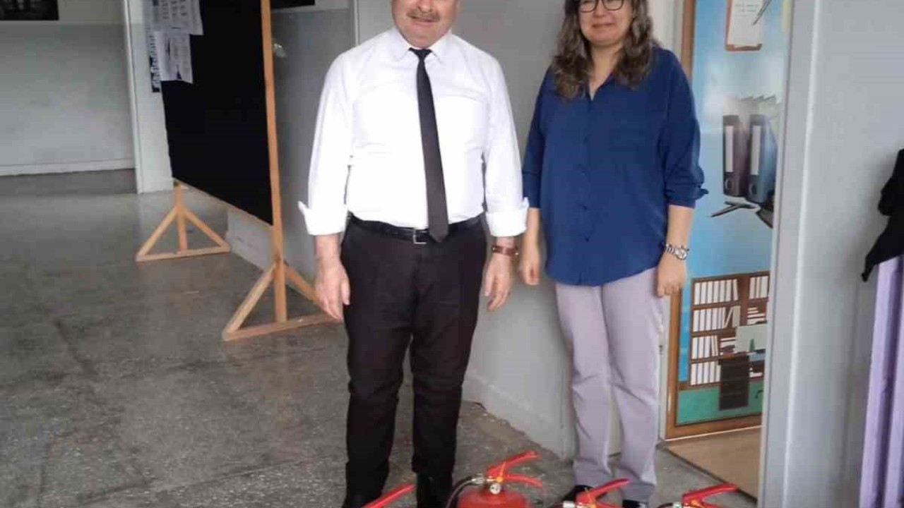Bayırköy’de yangın tüpleri yenilendi

