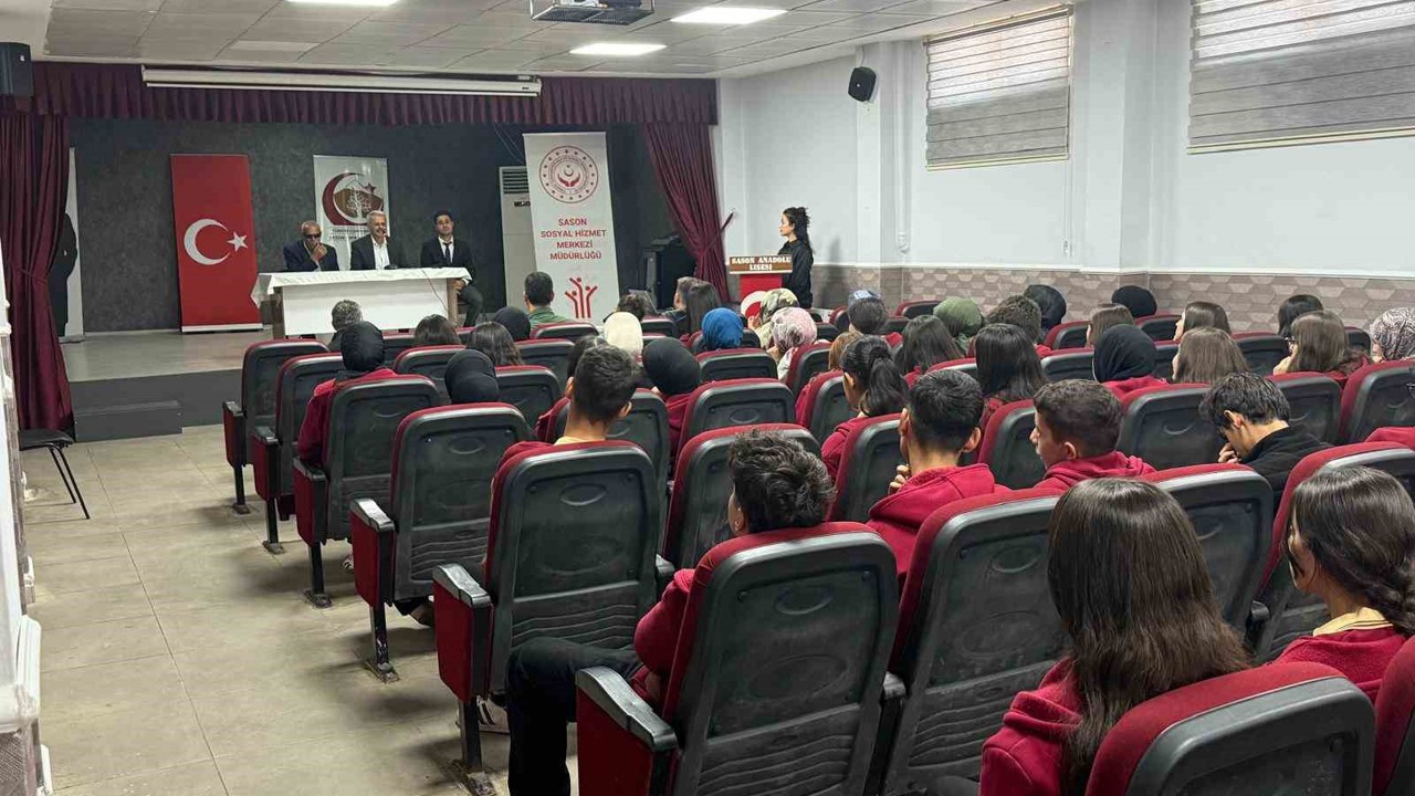 Batman’da şehit aileleri ile gaziler öğrencilerle bir araya geldi
