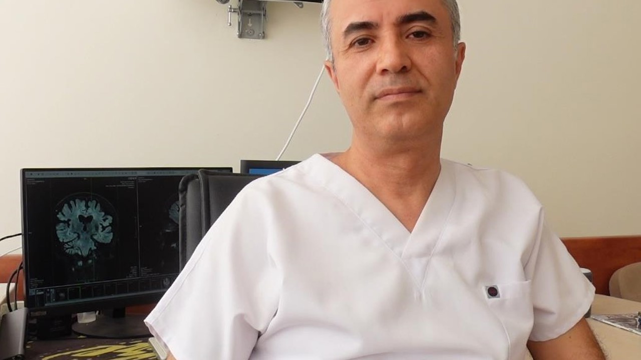 Prof. Dr. Demir, beyin sisi hastalığı hakkında bilgi verdi
