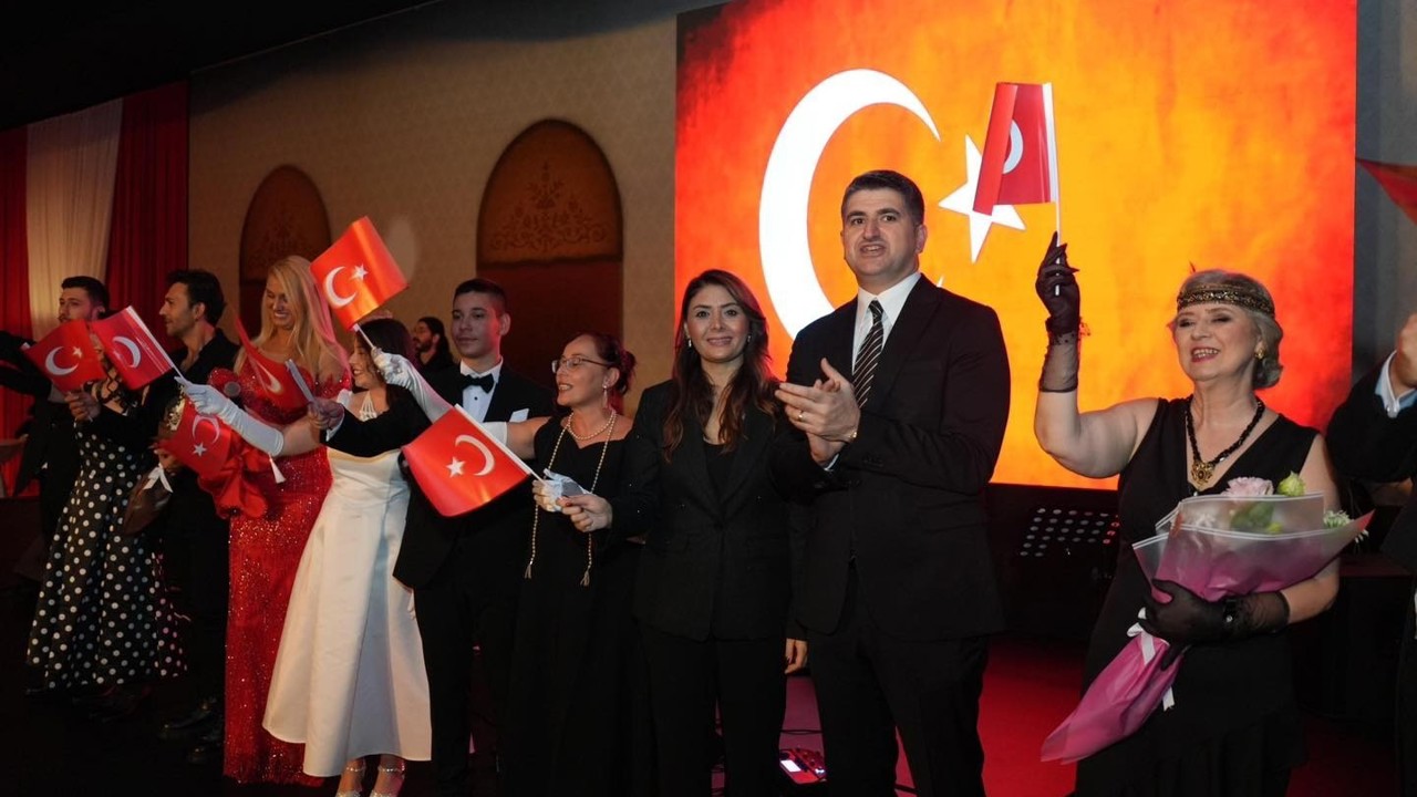 Ataşehir’de Cumhuriyet’in 102. yılına özel baloda unutulmaz gece
