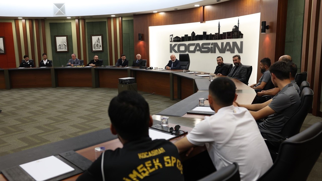 Başkan Çolakbayrakdar: "Kayseri futbolunun temel taşı Kocasinan Şimşekspor, şehrimizi gururla temsil ediyor"
