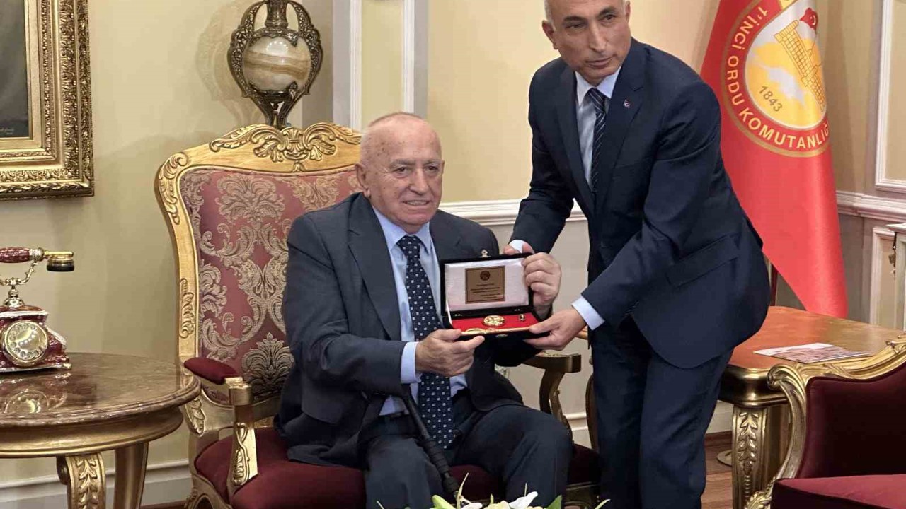 İş adamı Acar’dan TSK Dayanışma Vakfı’na 12 dairelik bağış
