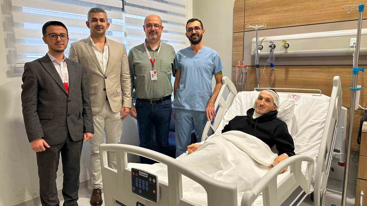 Kopmak üzere olan kulağı kurtarıldı
