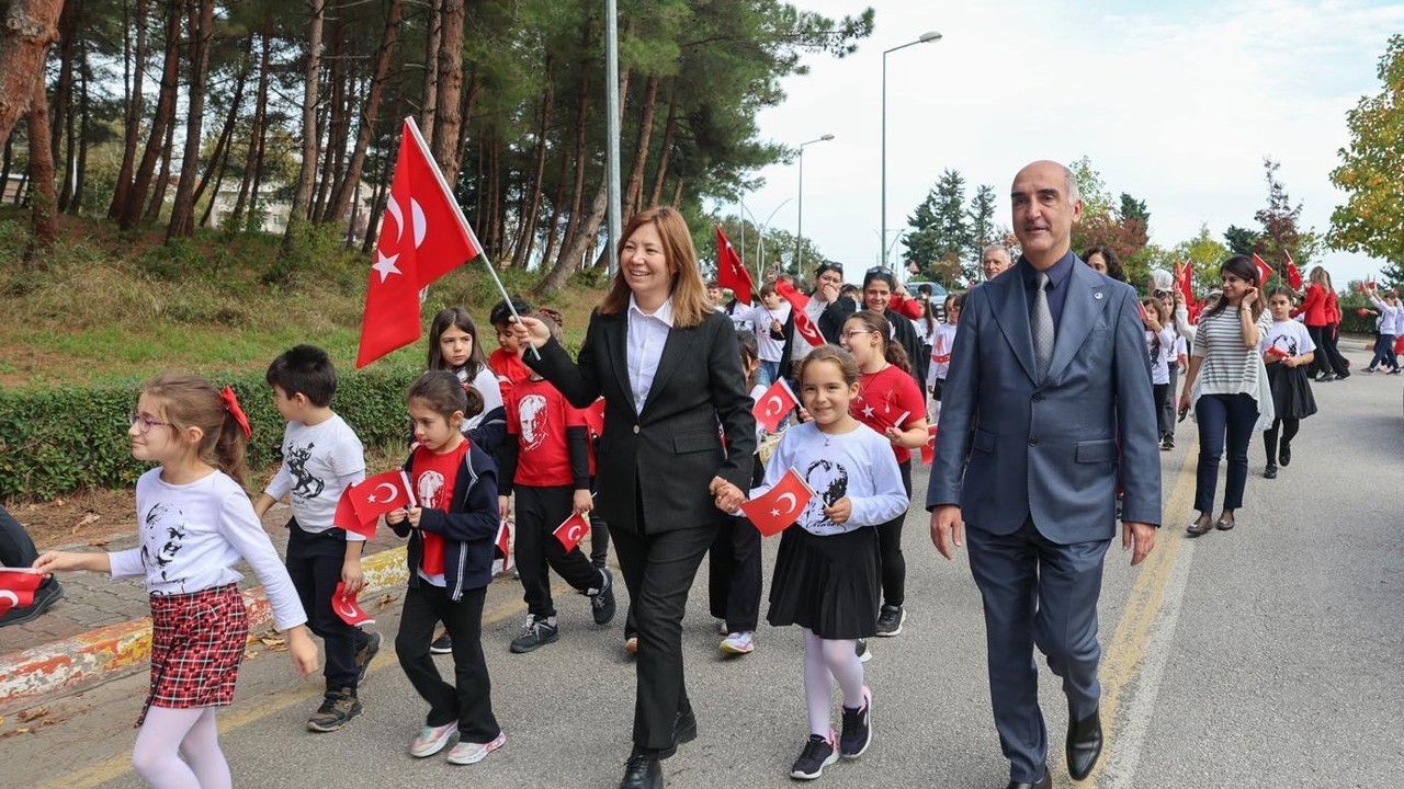 OMÜ’de Cumhuriyet Yürüyüşü
