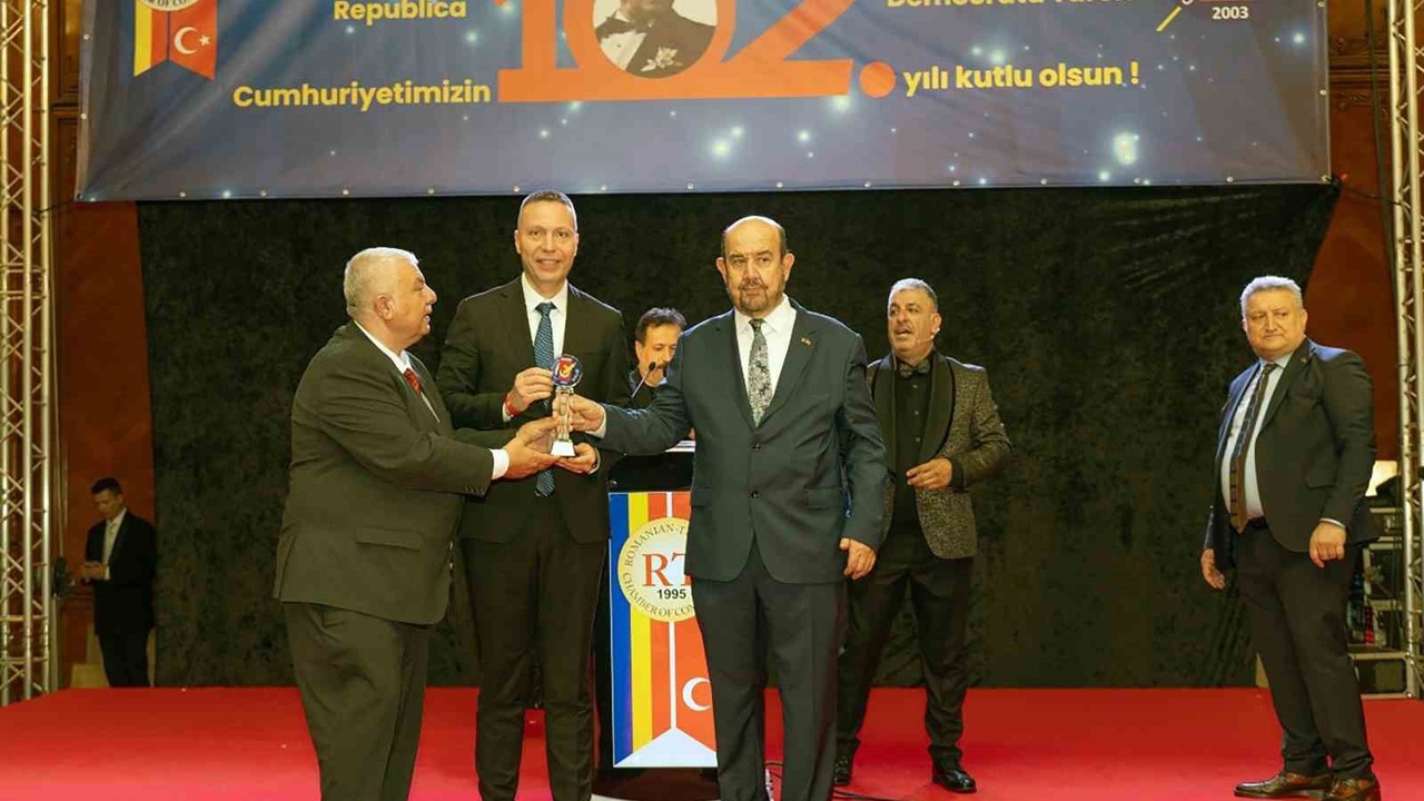 Muğla Valisi Akbıyık ‘Yılın Valisi’ seçildi
