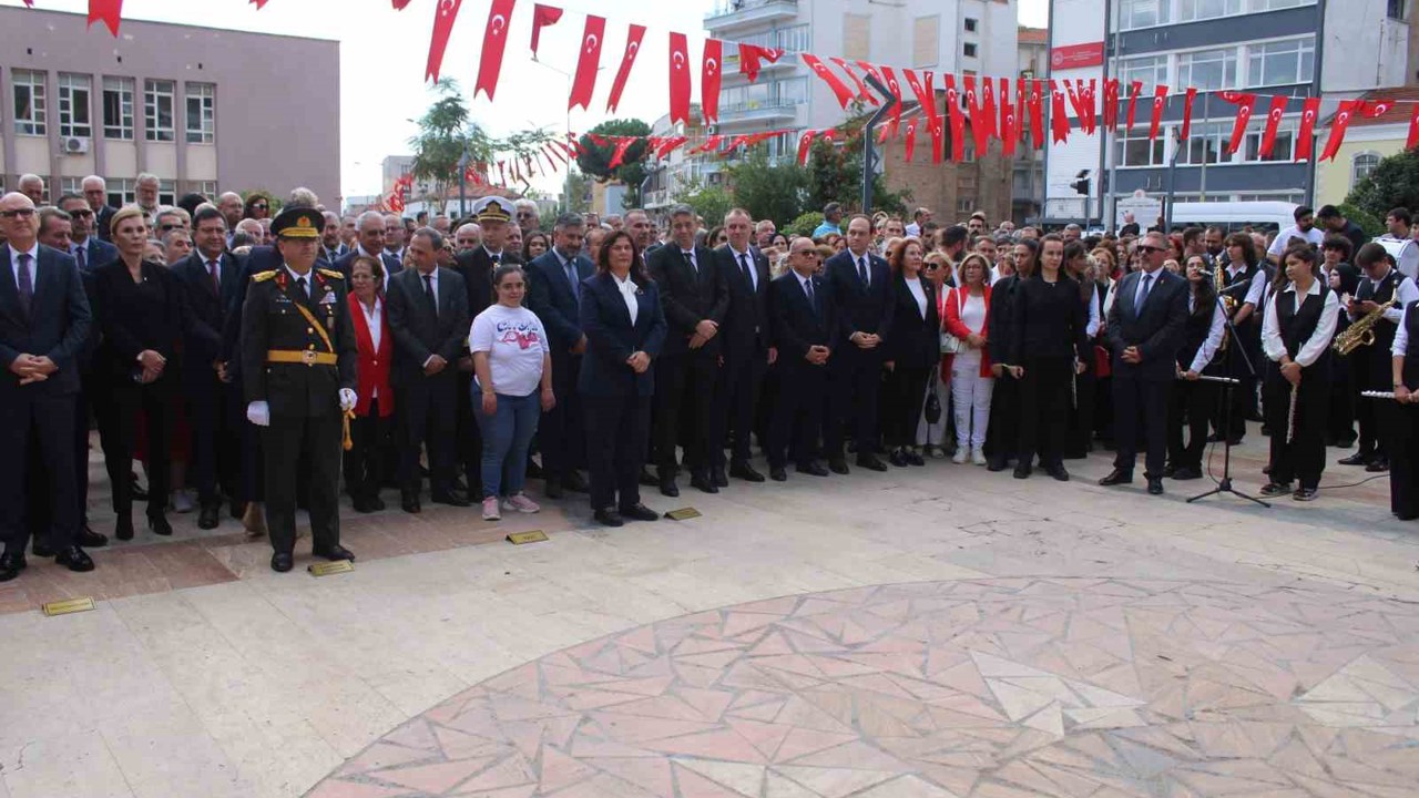 Aydın’da 29 Ekim kutlamaları çelenk sunma töreni başladı
