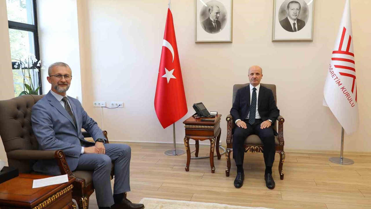 YÖK Başkanı Özvar, Ukrayna’nın Ankara Büyükelçisi Dzhelialov’u kabul etti
